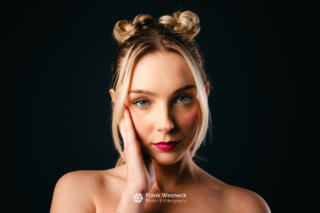 Portrait Shooting Maya - Photography by Frank Wesneck